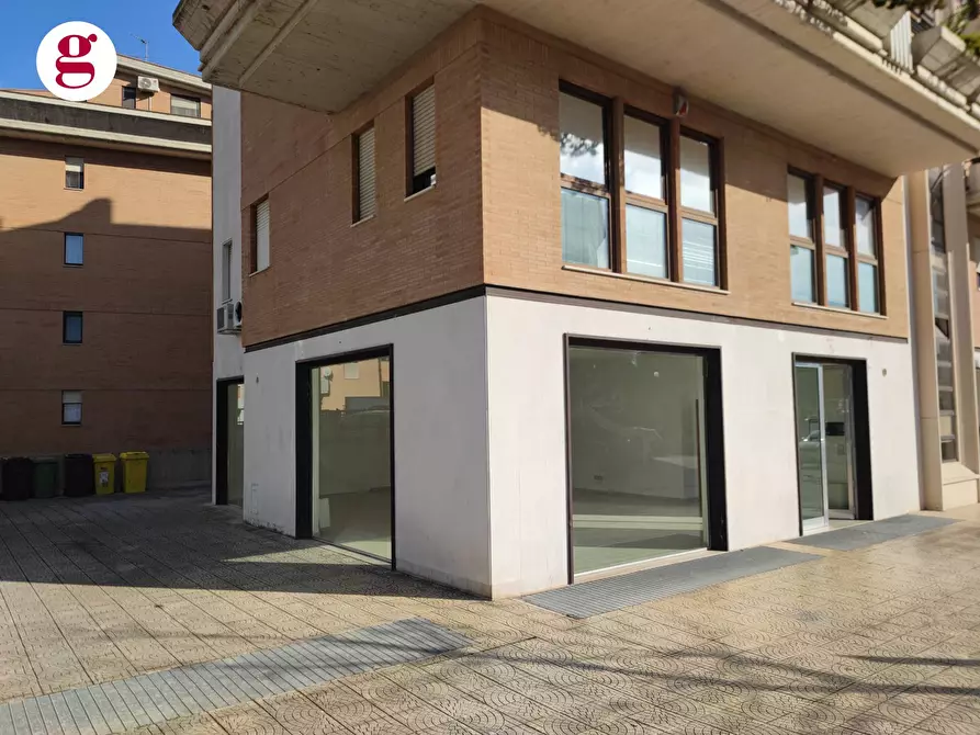 Immagine 14 di Locale commerciale in affitto  in Via Alessandrini a Vasto