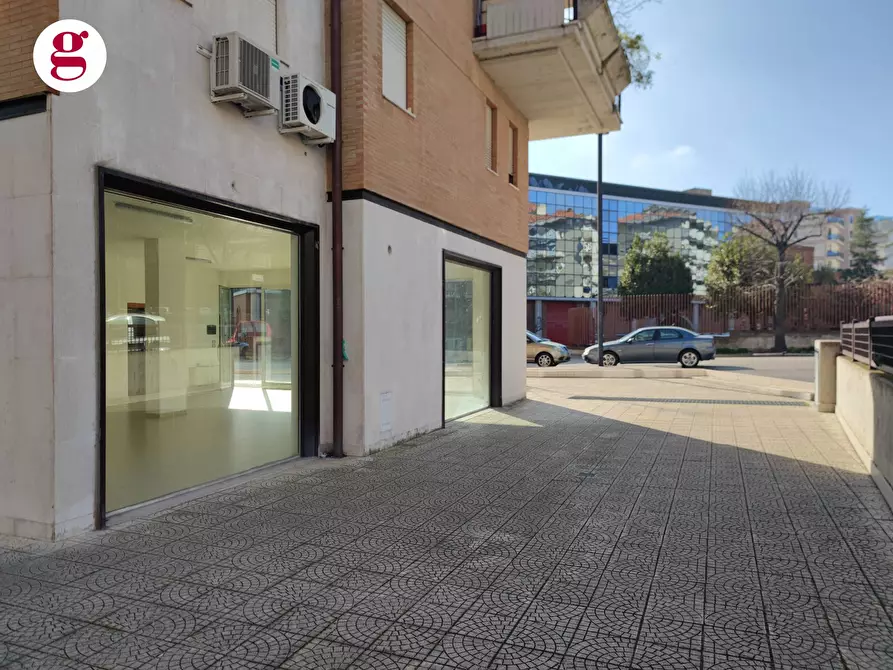 Immagine 16 di Locale commerciale in affitto  in Via Alessandrini a Vasto