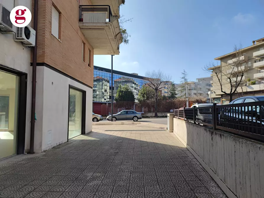 Immagine 17 di Locale commerciale in affitto  in Via Alessandrini a Vasto