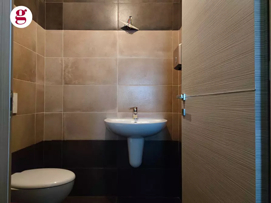 Immagine 9 di Ufficio in affitto  in Via Giulio Cesare a Vasto