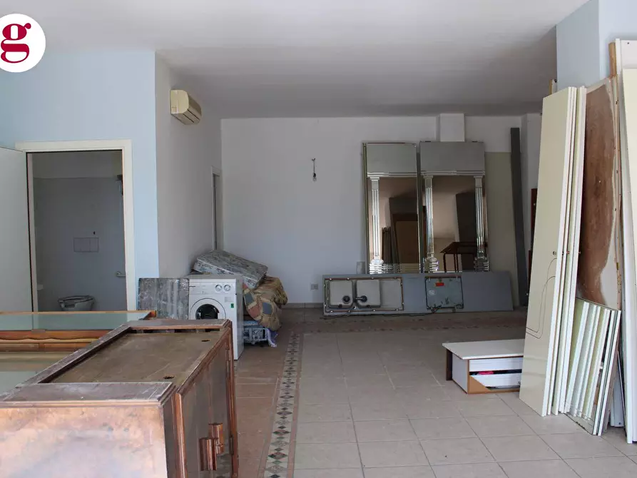 Immagine 2 di Locale commerciale in vendita  in Via Martiri Istriani a Vasto