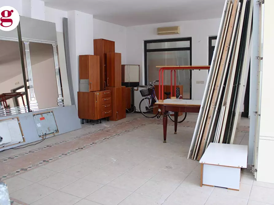 Immagine 3 di Locale commerciale in vendita  in Via Martiri Istriani a Vasto