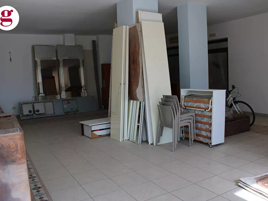 Immagine 4 di Locale commerciale in vendita  in Via Martiri Istriani a Vasto