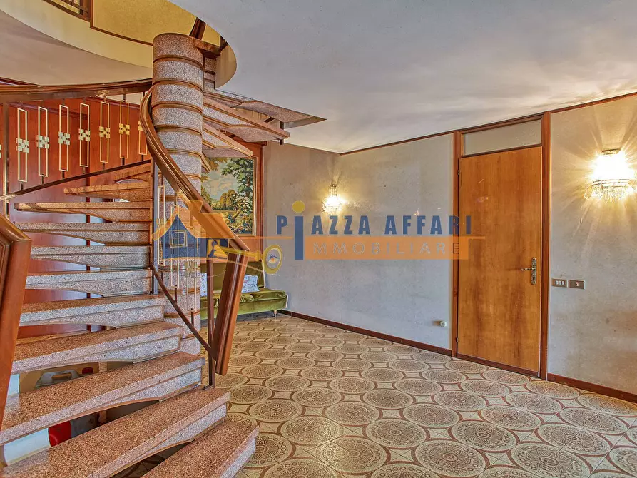 Immagine 22 di Villa in vendita  in via Vittorio Veneto a Oggiona Con Santo Stefano