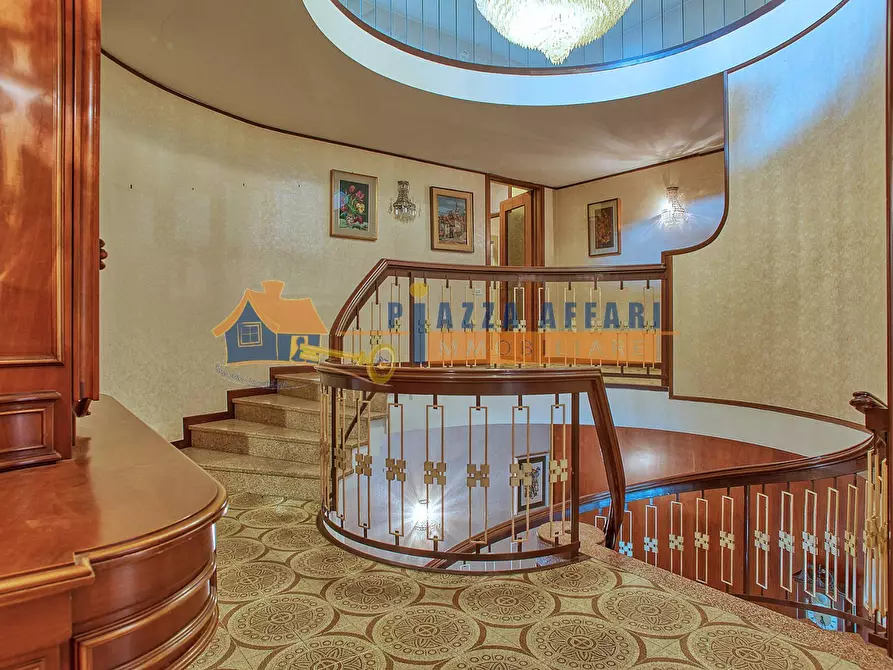 Immagine 25 di Villa in vendita  in via Vittorio Veneto a Oggiona Con Santo Stefano