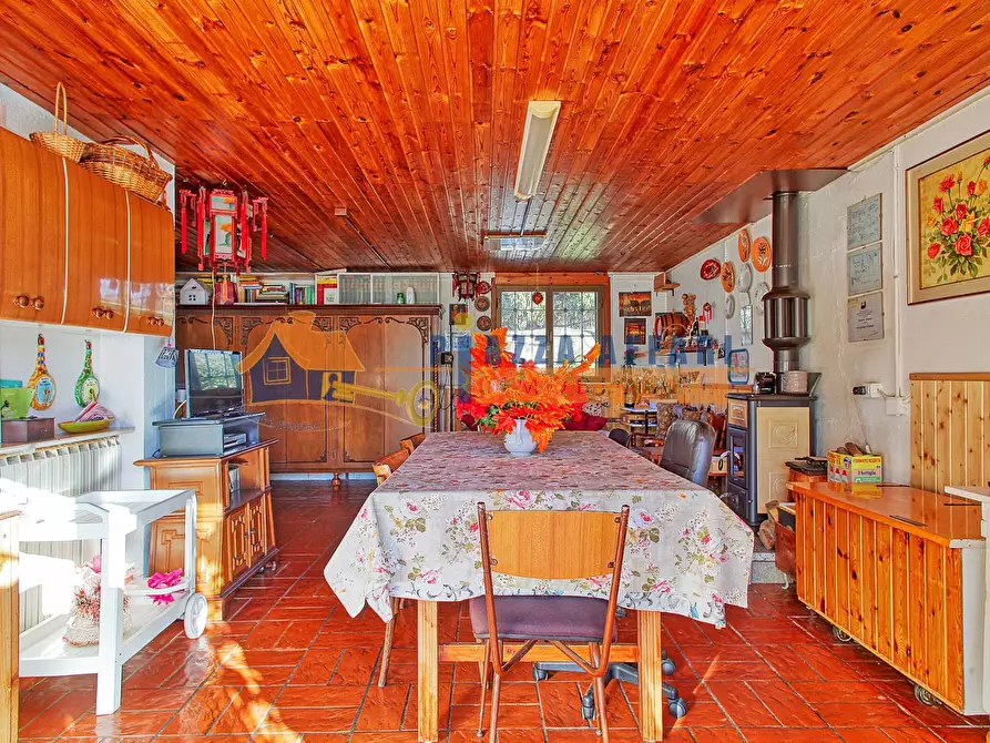 Immagine 29 di Villa in vendita  in via Cascinazza a Castronno