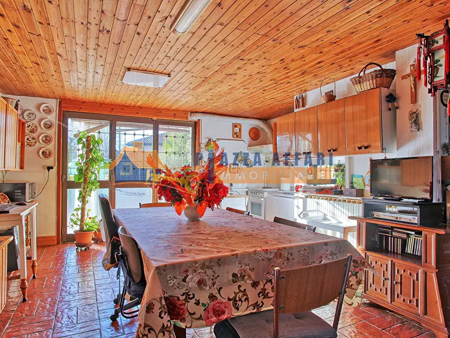 Immagine 30 di Villa in vendita  in via Cascinazza a Castronno