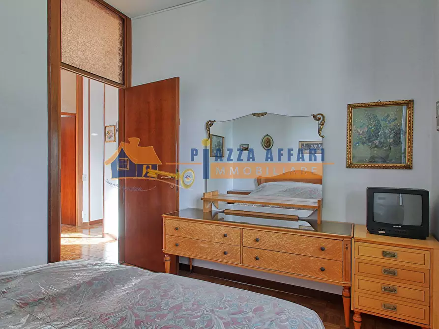 Immagine 27 di Villa in vendita  in via Cascinazza a Castronno