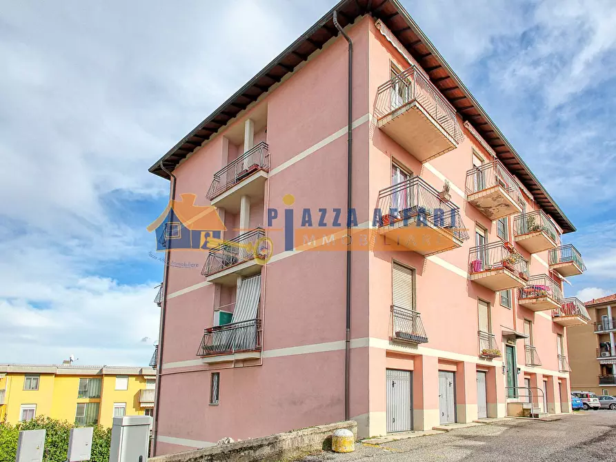 Immagine 1 di Appartamento in vendita  in via Carnia a Varese