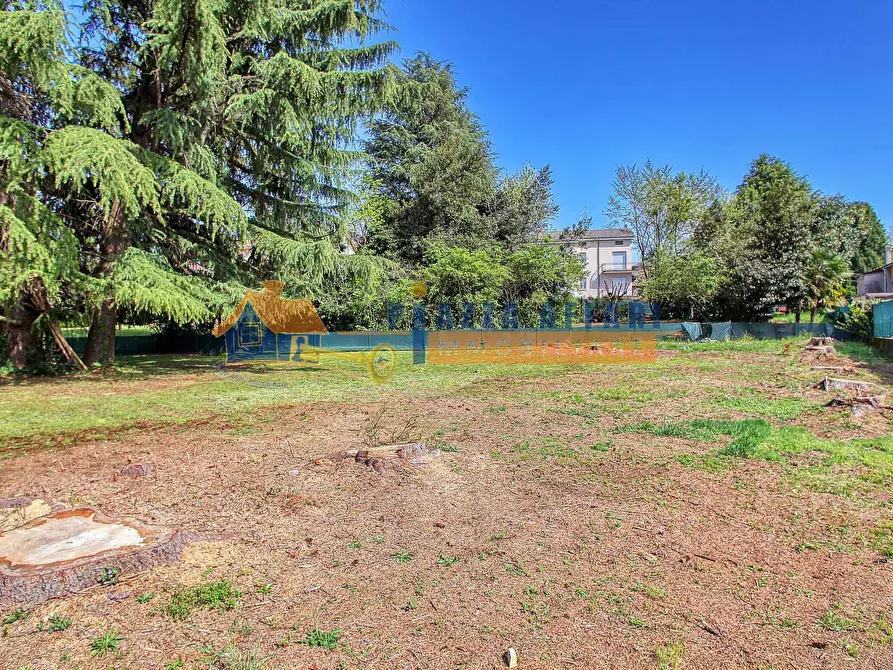 Immagine 12 di Terreno residenziale in vendita  in via Radaelli a Caronno Varesino