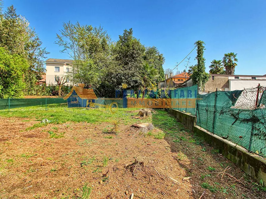 Immagine 13 di Terreno residenziale in vendita  in via Radaelli a Caronno Varesino