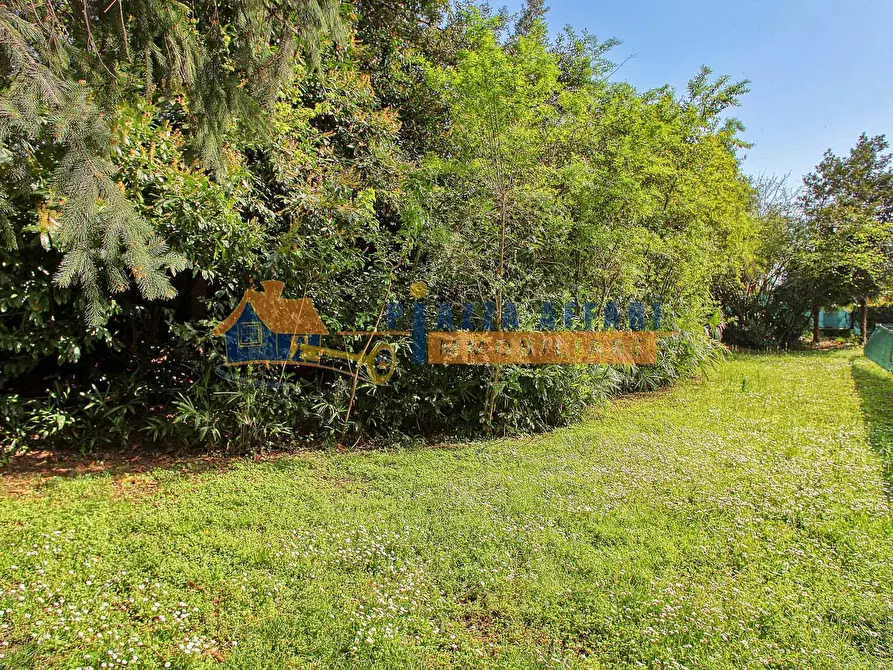 Immagine 14 di Terreno residenziale in vendita  in via Radaelli a Caronno Varesino