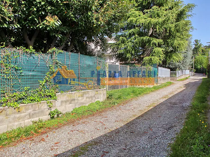 Immagine 18 di Terreno residenziale in vendita  in via Radaelli a Caronno Varesino