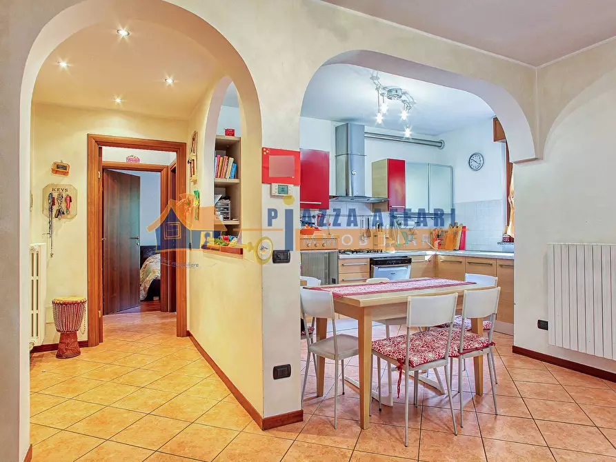 Immagine 6 di Appartamento in vendita  in via vittorini a Caronno Varesino