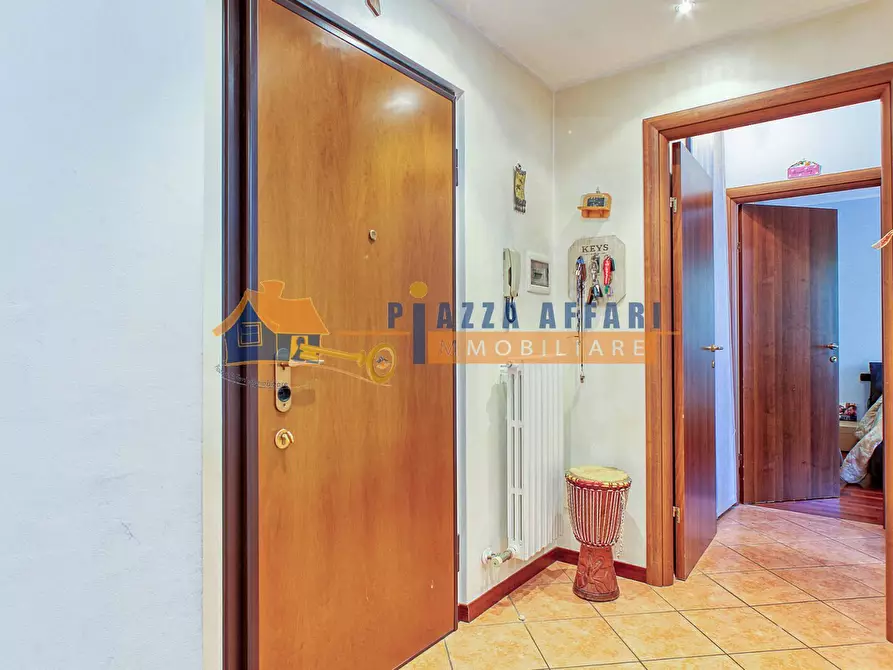 Immagine 7 di Appartamento in vendita  in via vittorini a Caronno Varesino