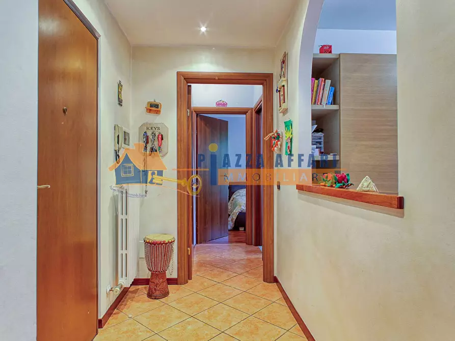 Immagine 8 di Appartamento in vendita  in via vittorini a Caronno Varesino