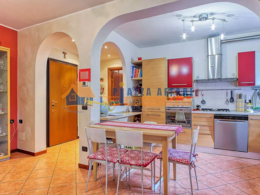 Immagine 3 di Appartamento in vendita  in via vittorini a Caronno Varesino