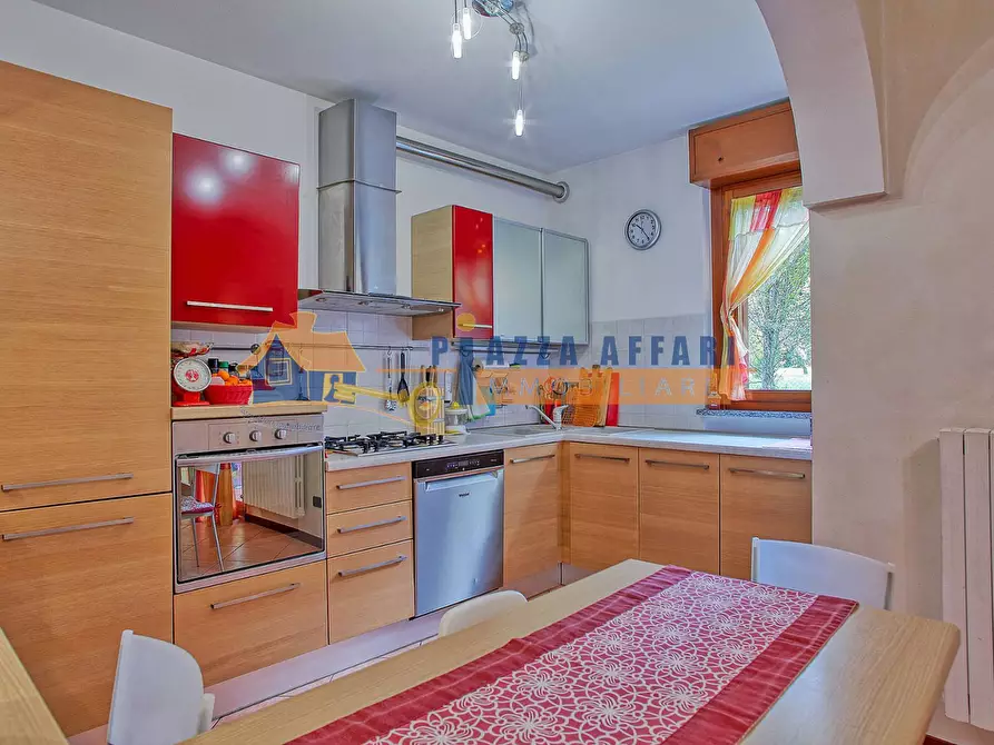 Immagine 10 di Appartamento in vendita  in via vittorini a Caronno Varesino