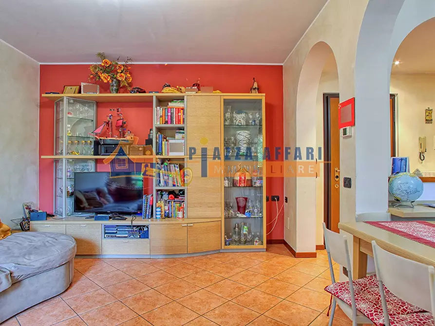 Immagine 15 di Appartamento in vendita  in via vittorini a Caronno Varesino