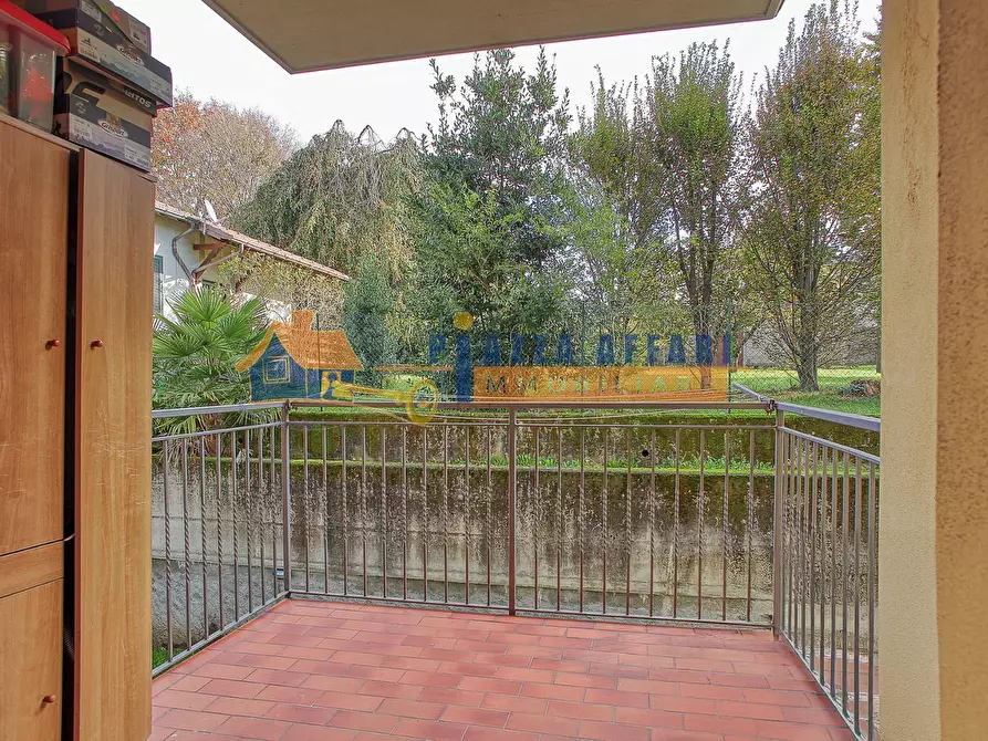 Immagine 5 di Appartamento in vendita  in via vittorini a Caronno Varesino