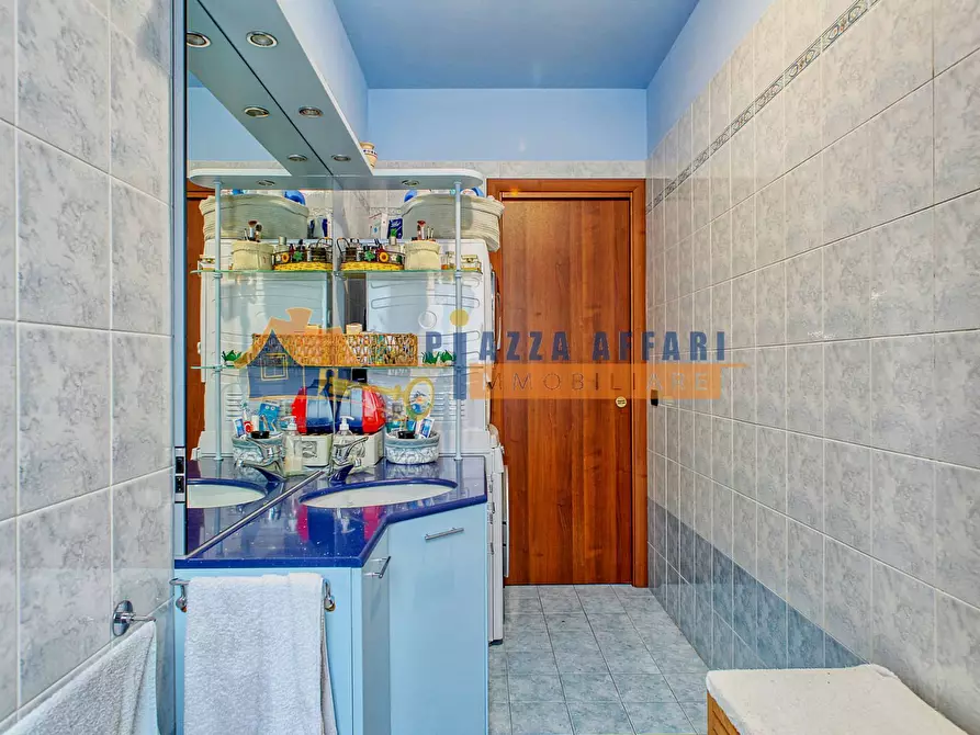 Immagine 30 di Appartamento in vendita  in via vittorini a Caronno Varesino