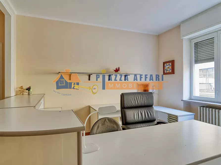 Immagine 20 di Appartamento in vendita  in VIA BAGAINI a Varese