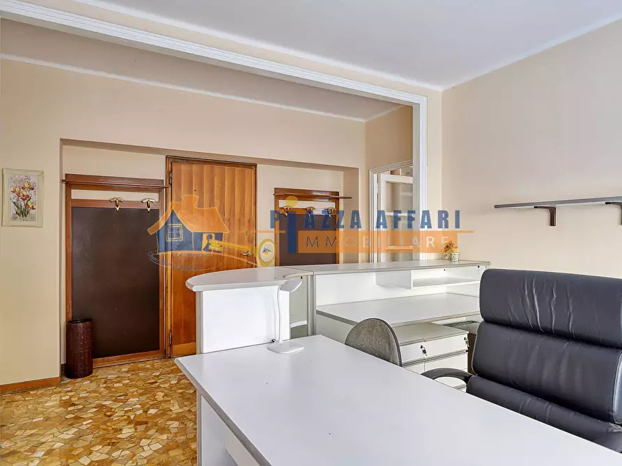 Immagine 21 di Appartamento in vendita  in VIA BAGAINI a Varese