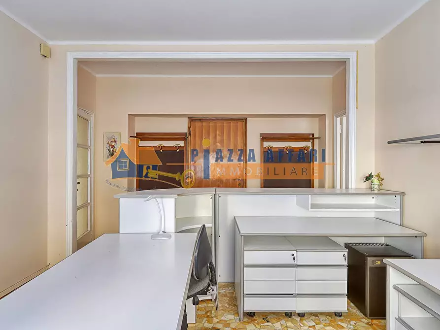 Immagine 23 di Appartamento in vendita  in VIA BAGAINI a Varese