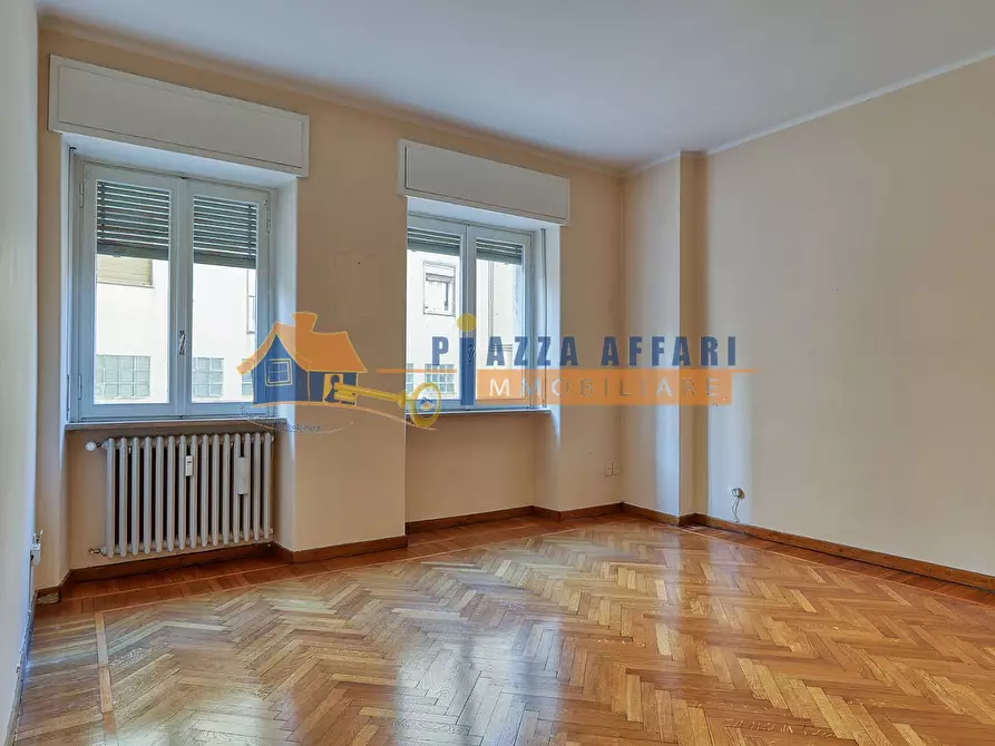 Immagine 12 di Ufficio in vendita  in via Bagaini a Varese