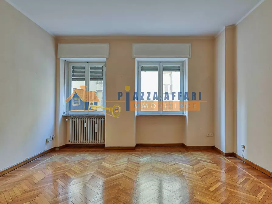 Immagine 13 di Ufficio in vendita  in via Bagaini a Varese