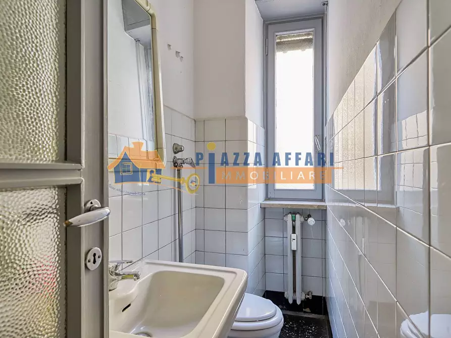 Immagine 17 di Ufficio in vendita  in via Bagaini a Varese