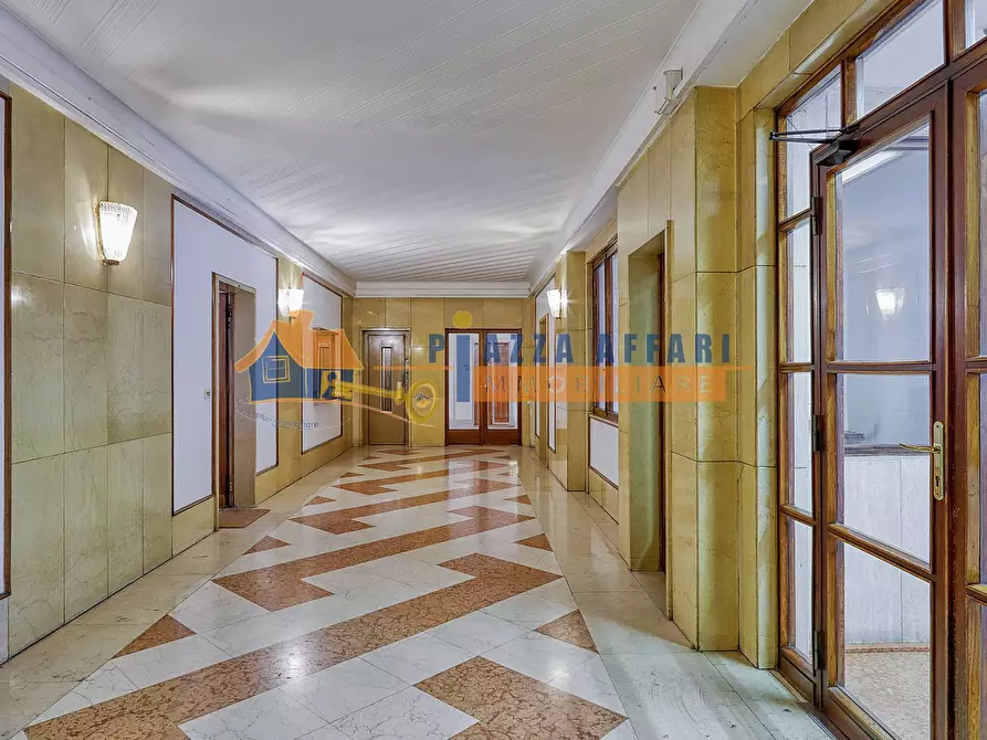 Immagine 5 di Ufficio in vendita  in via Bagaini a Varese