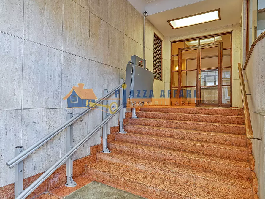 Immagine 4 di Ufficio in vendita  in via Bagaini a Varese