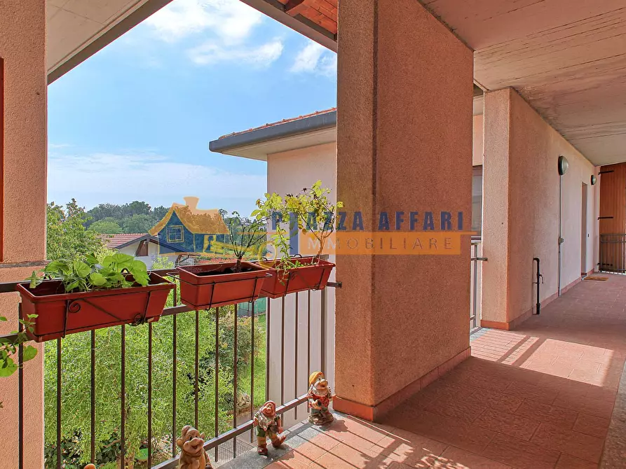 Immagine 2 di Appartamento in vendita  in via Leonardo da Vinci a Caronno Varesino