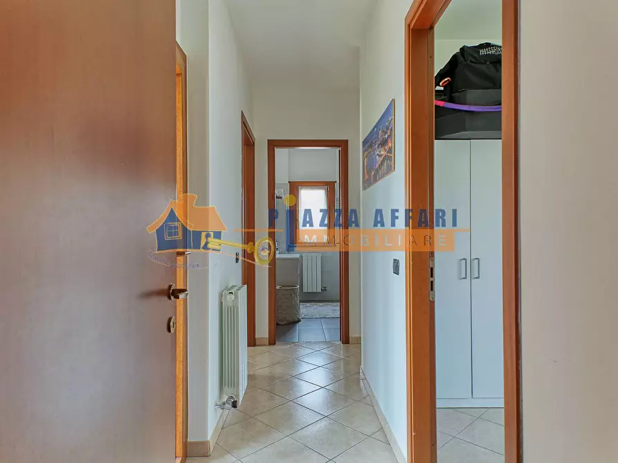 Immagine 17 di Appartamento in vendita  in via Leonardo da Vinci a Caronno Varesino