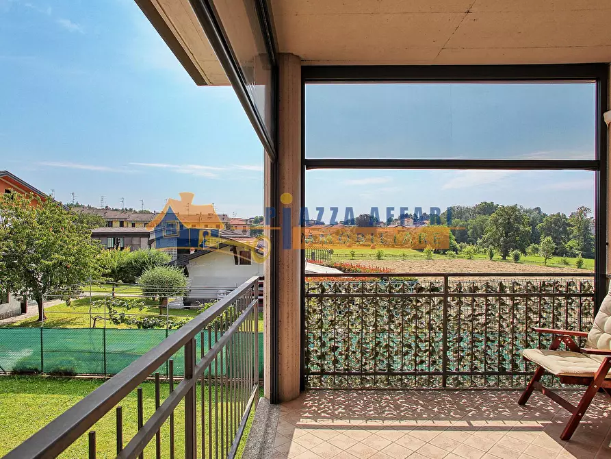 Immagine 3 di Appartamento in vendita  in via Leonardo da Vinci a Caronno Varesino