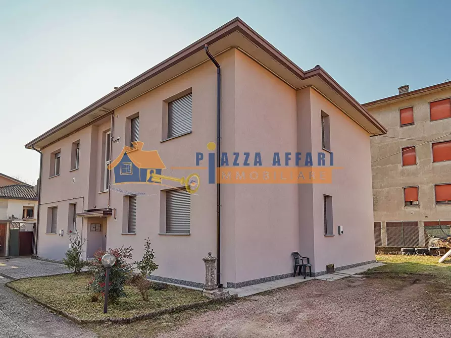 Immagine 29 di Appartamento in vendita  in via dobbiaco a Varese