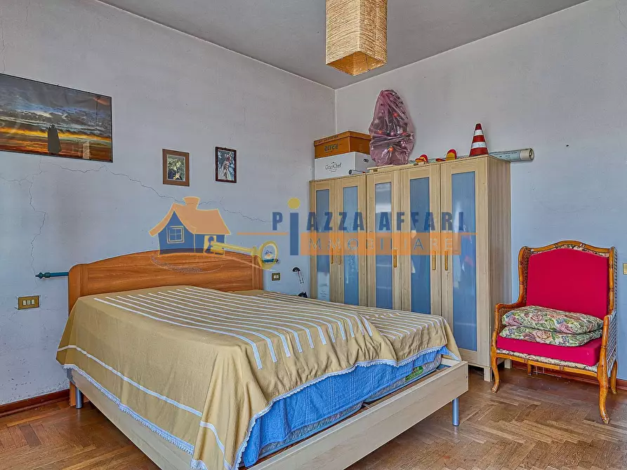 Immagine 10 di Casa bifamiliare in vendita  in via Macchi a Caronno Varesino