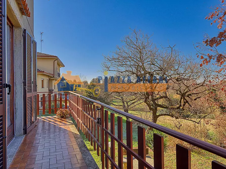 Immagine 12 di Casa bifamiliare in vendita  in via Macchi a Caronno Varesino