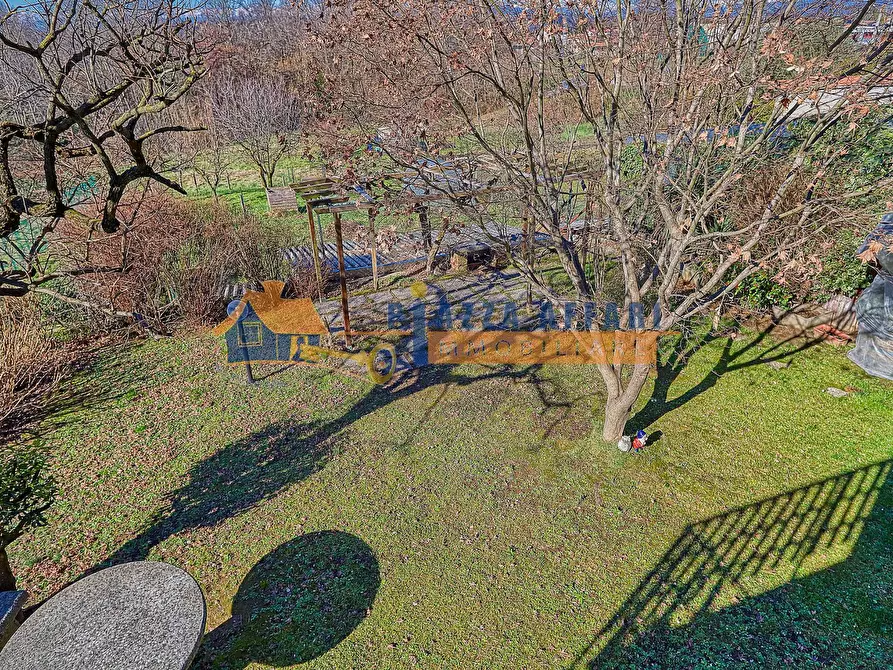 Immagine 14 di Casa bifamiliare in vendita  in via Macchi a Caronno Varesino