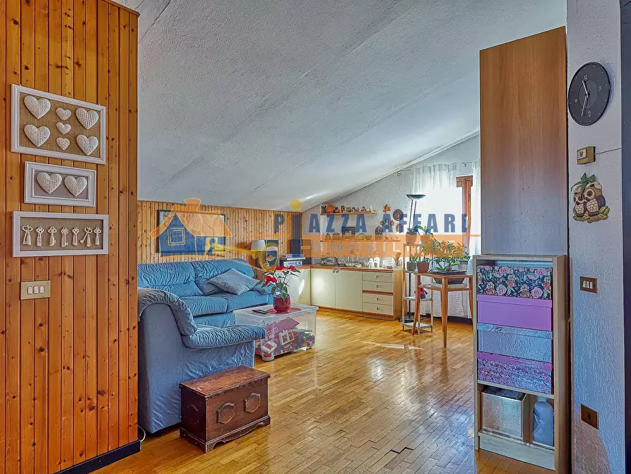 Immagine 21 di Casa bifamiliare in vendita  in via Macchi a Caronno Varesino