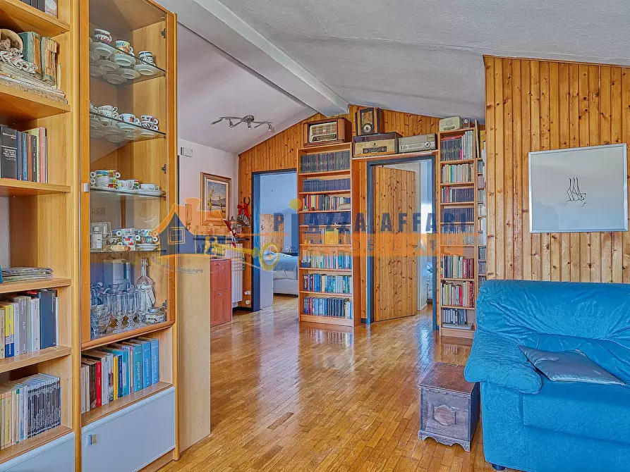 Immagine 24 di Casa bifamiliare in vendita  in via Macchi a Caronno Varesino