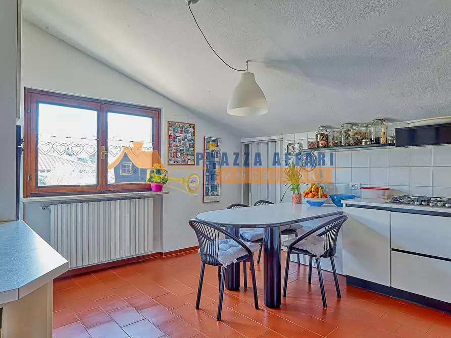 Immagine 26 di Casa bifamiliare in vendita  in via Macchi a Caronno Varesino