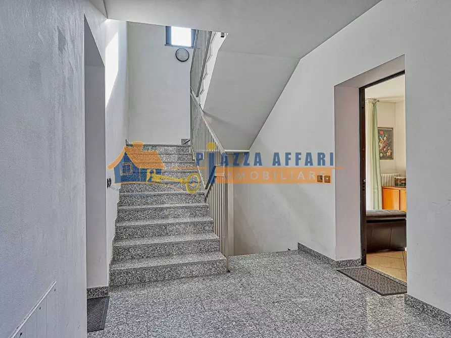 Immagine 22 di Appartamento in vendita  in via Macchio a Cavaria Con Premezzo