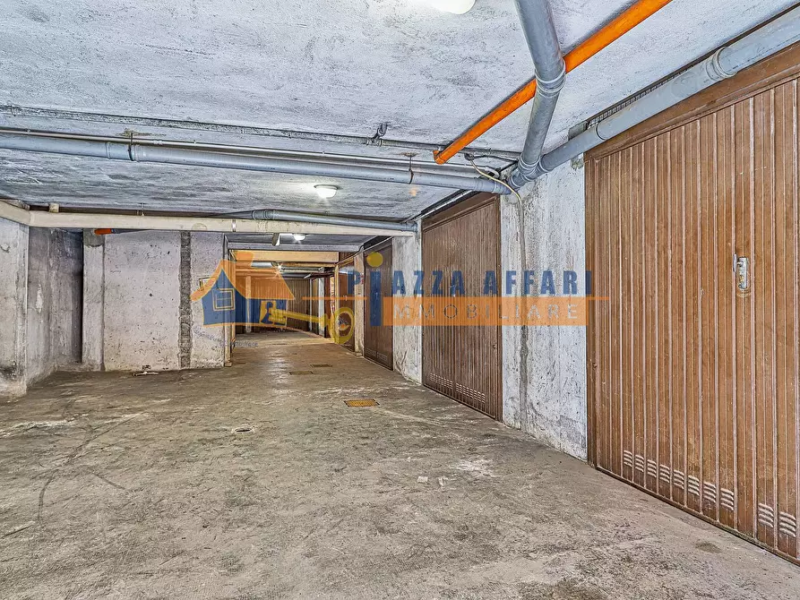 Immagine 30 di Appartamento in vendita  in via Varesina a Jerago Con Orago