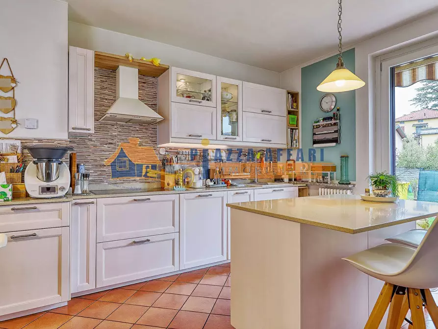 Immagine 6 di Villetta a schiera in vendita  in via Puccini a Caronno Varesino