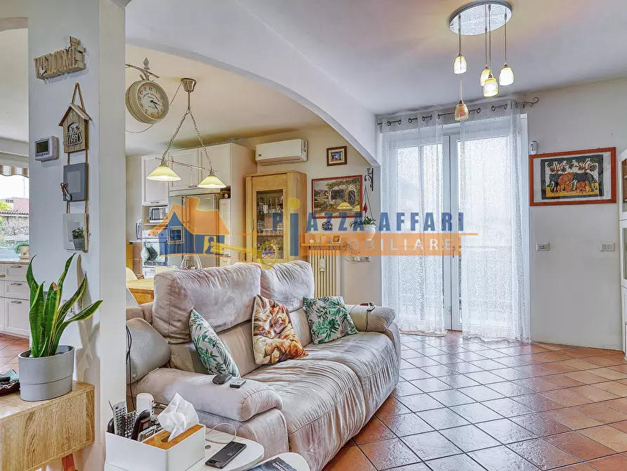 Immagine 9 di Villetta a schiera in vendita  in via Puccini a Caronno Varesino