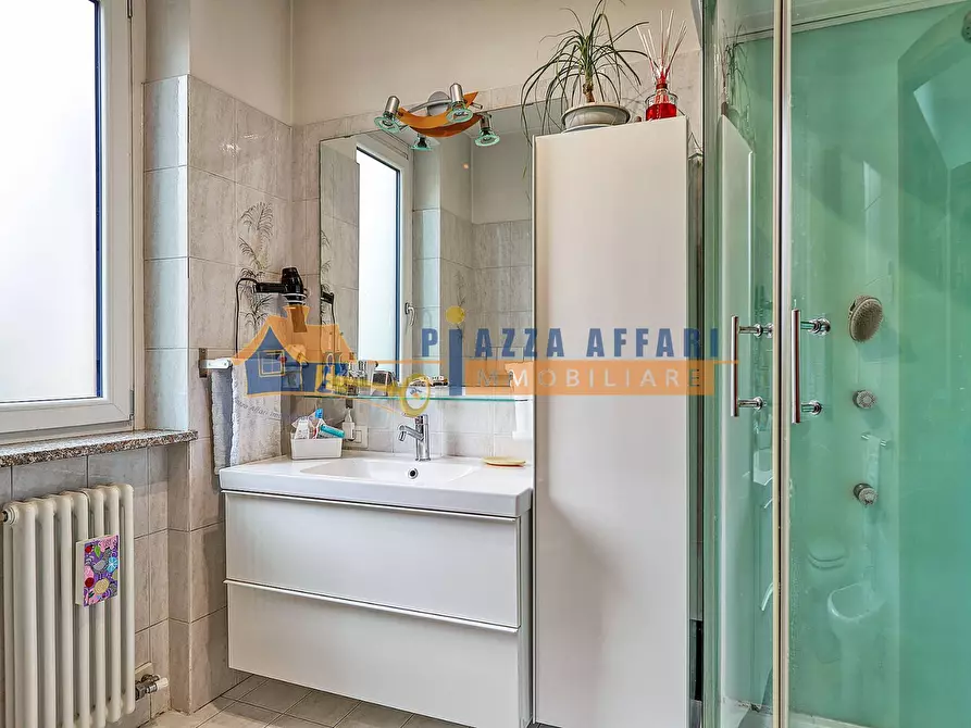 Immagine 11 di Villetta a schiera in vendita  in via Puccini a Caronno Varesino