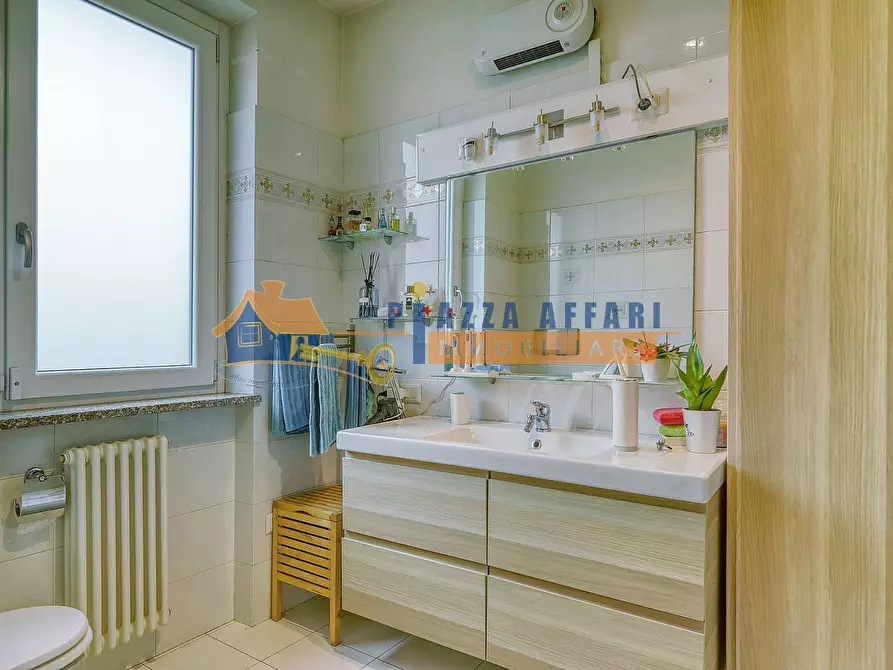 Immagine 13 di Villetta a schiera in vendita  in via Puccini a Caronno Varesino