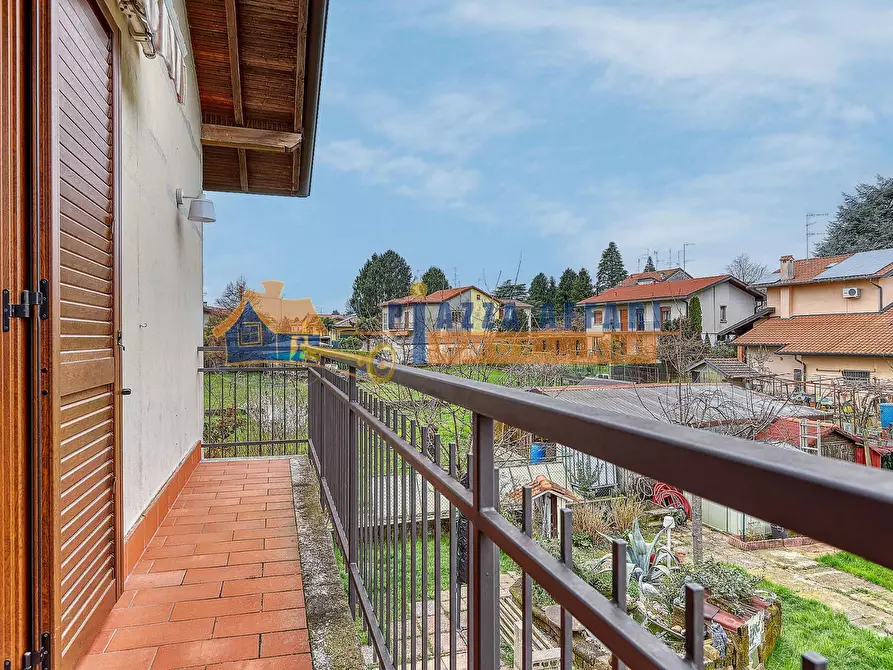 Immagine 17 di Villetta a schiera in vendita  in via Puccini a Caronno Varesino